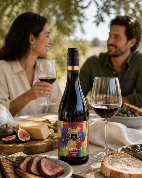 Ulithorne Meracus Grenache con comida, fotografía lifestyle